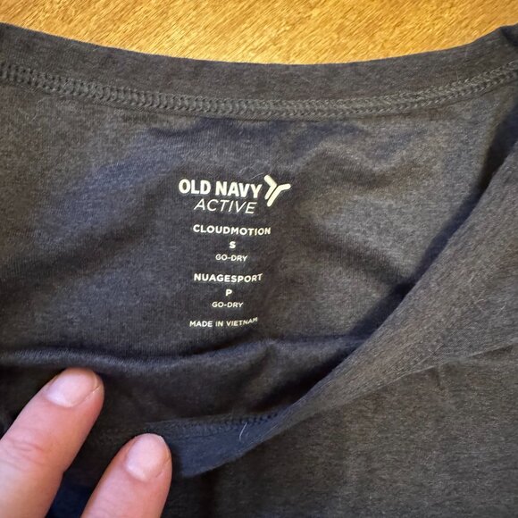 Old Navy Active Go-Dry Cloud Motion Tops (Set of 2) – Size S/M – VGUC - Picture 2 of 5